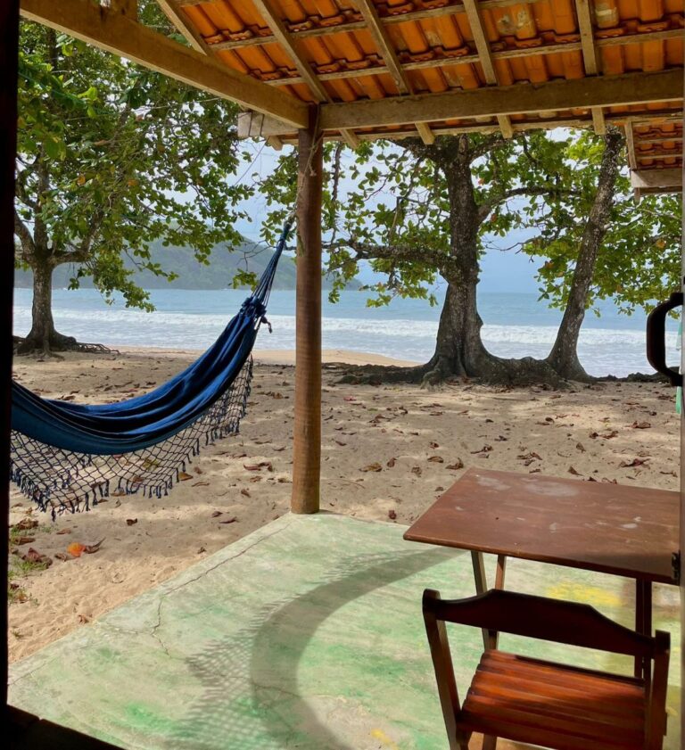 <span class="pt_splitter pt_splitter-1">CHALÉ CORAL<span class="pt_splitter pt_splitter-2"></span></span>